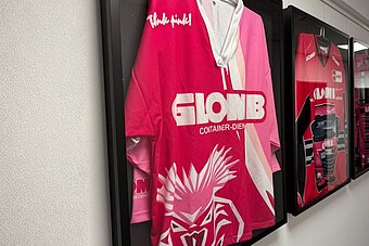 Eishockeytrikot der Fischtown Pinguins mit Glomb Logo